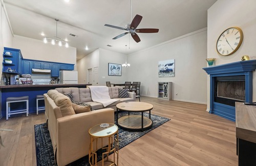 Lubbock House | Centrally Located with Strong Wi-Fi
