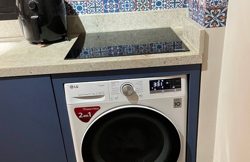 Bage Apartment | Centrally Planned Studio with Air Conditioning | Sleeps 3 + PET | Cable TV