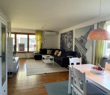Ojebyn Villa | Centralt belägen villa i Öjebyn, Piteå