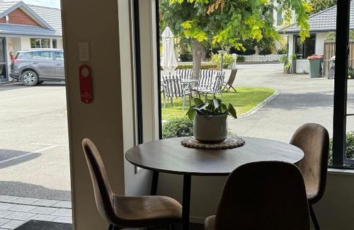 Blenheim Hotel | Centre Court Motel