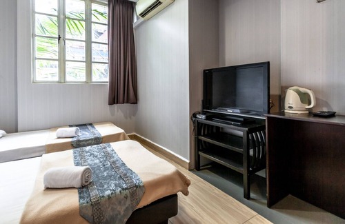 Geylang House | Centre of attraction, famous food & fruit! 14, 804