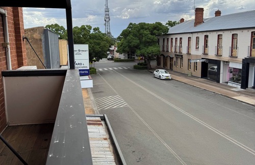 Parkes Apartment | Centre of CBD