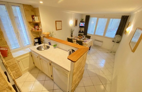 Olonzac House | Centre of Olonzac, market views, 2 bedrooms & private sunny rooftop terrace
