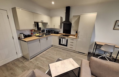 Whitchurch Apartment | Centre of the Town