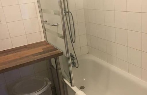 Pierrefonds Apartment | centre Pierrefonds superbe appartement + parking
