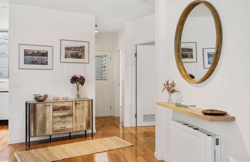 Hobart Central Business District Apartment | Centre Stage Stroll to the Waterfront