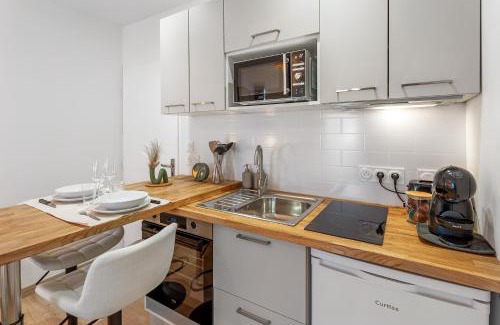 Savenay Apartment | Centre-ville - Fibre - Netflix - Studio la Loire