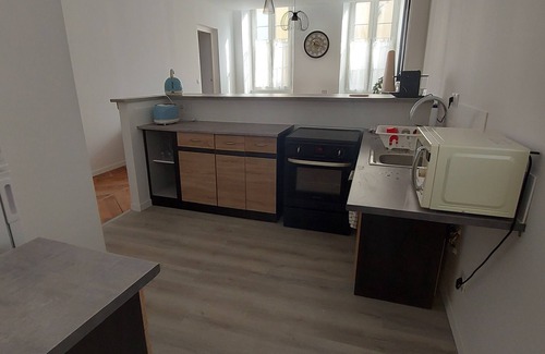 Tournon-sur-Rhone Apartment | Centre Ville de Tournon au Cœur des Vignes Éveiller vos Papilles