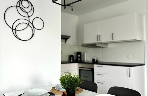 Bruchsal Apartment | Centrical - Netflix - Queensize Bed