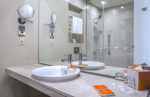 Sharjah Hotel | Centro Sharjah by Rotana