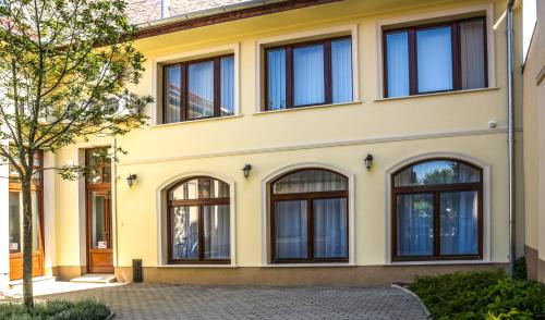 Cegled Apartment | Centrum Apartman