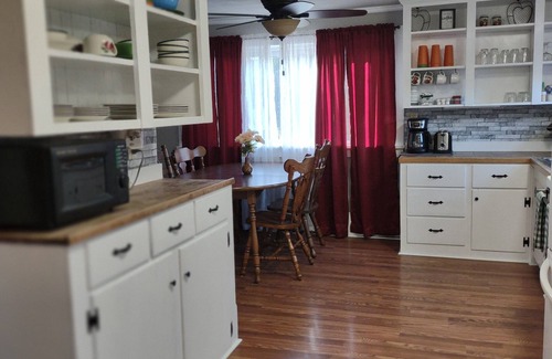 Conneaut House | Century Home/Conneaut Harbor district/walking distance,Conneaut Township Park
