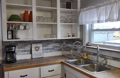 Conneaut House | Century Home/Conneaut Harbor district/walking distance,Conneaut Township Park