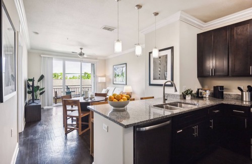 Florida Center North Apartment | Century Millenia