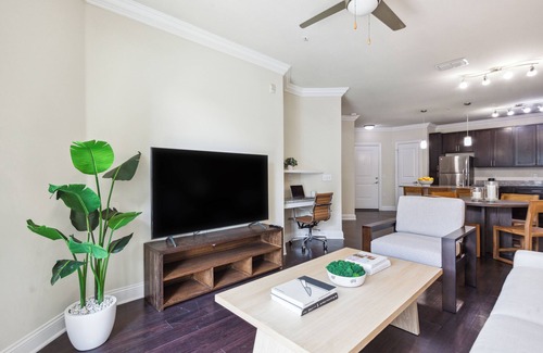 Florida Center North Apartment | Century Millenia