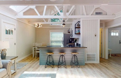 College Station House | Century Oak Retreat ~ Aggieland Vacation Rentals