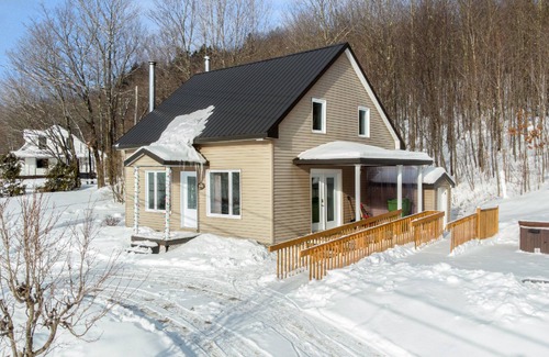 Saint-Leonard-de-Portneuf Ski Chalet | Century-old country house adapted for people with reduced mobility.