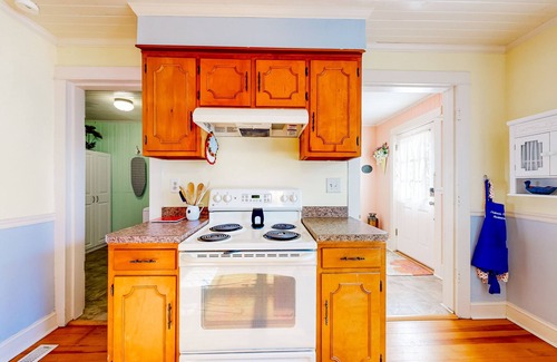 Hebron House | Century-old home with fenced yard, great front porch & small-town charm