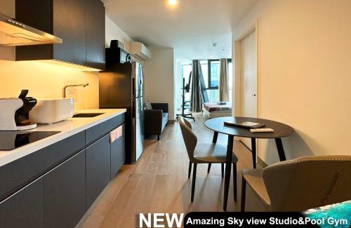 Downtown Apartment | Century Spire Makati
