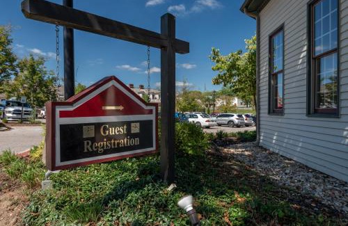 Bloomington Hotel | Century Suites Hotel