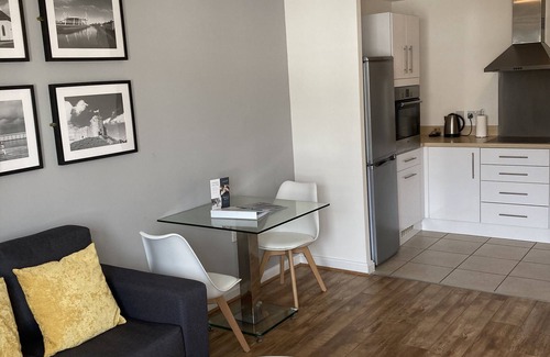 Butetown Apartment | Century Wharf by Urban Space