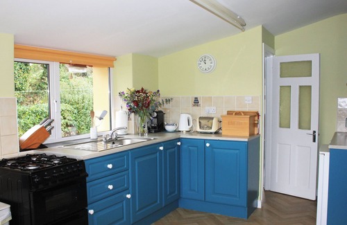 Ring of Kerry Cottage | CEOL NA N'EAN, pet friendly, with open fire in Sneem, County Kerry