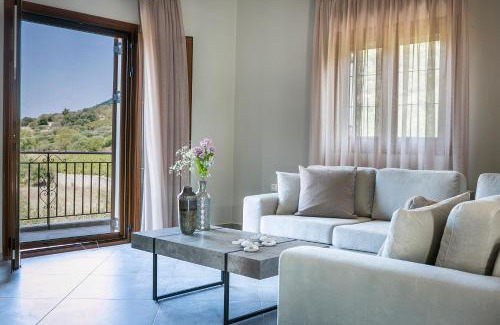 Dhrakata House | Cephalonian Countryside Villa