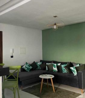 El Aouina Apartment | cerise