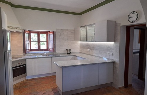 Silves House | Cerro Vista is a large rural property set amongst orange groves near to Silves