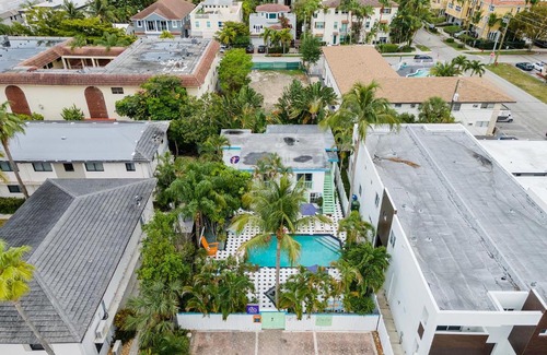 Victoria Park Hotel | CERSEI LANNISTER SUITE at THE KarINN BOUTIQUE HOTEL - Downtown Ft Lauderdale 6