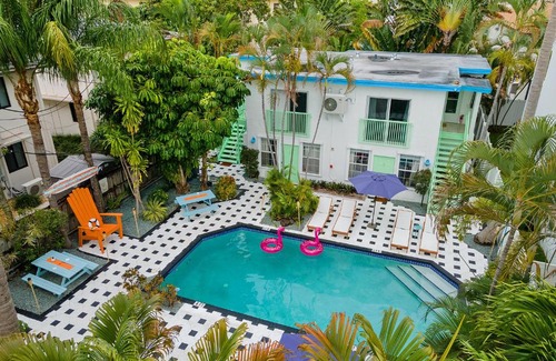 Victoria Park Hotel | CERSEI LANNISTER SUITE at THE KarINN BOUTIQUE HOTEL - Downtown Ft Lauderdale 6