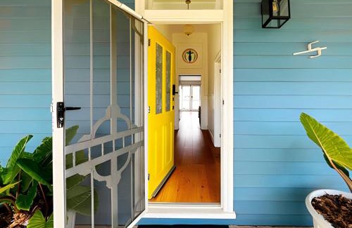 North Bendigo House | CERULEAN HOUSE - Iconic Renovated Period Home - Close to Everything