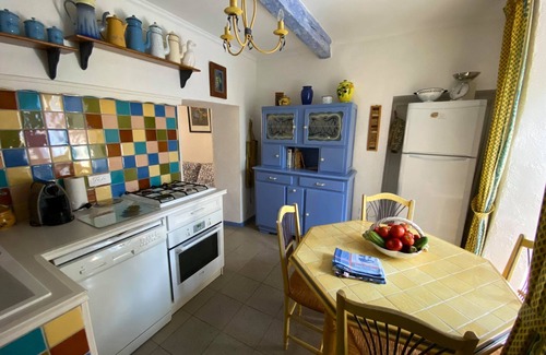 Cesseras House | CESSERAS VILLAGE HOUSE "LE PORTAL BLEU"