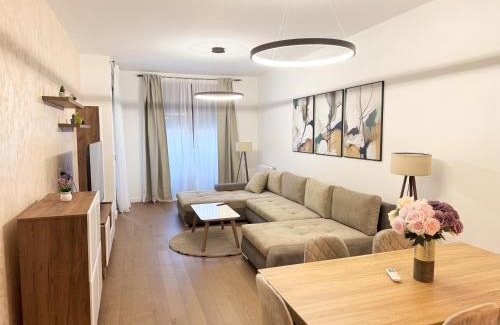 Skadarlija Apartment | Cetinjska Palace