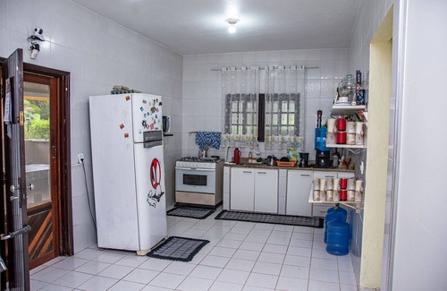 Peruibe House | Chácara com piscina, churrasq e WiFi em Peruíbe/SP