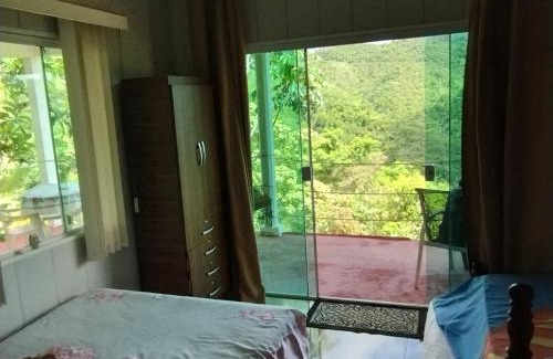 Vitor Hugo House | CHÁCARA DOMINGOS MARTINS - SANTO GRAAL - Montanhas, Corredeiras, Piscina, Natureza e Paz