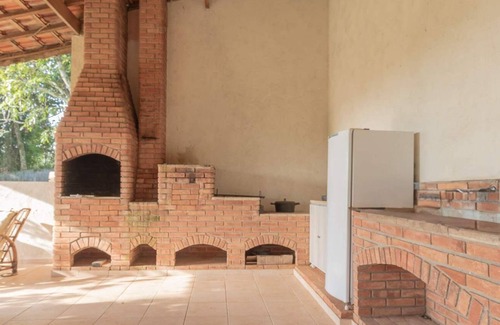 Batatuba House | Chácara em Piracaia com Piscina e Montanha
