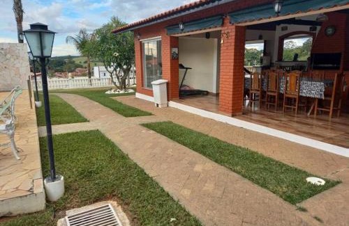 Perimetro Urbano House | Chácara em Sarapui com 5 quartos sendo 3 suítes