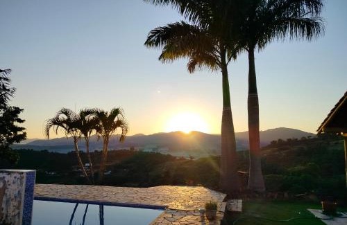 Serra Negra House | Chácara Mobíliada com Piscina