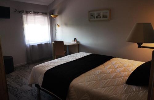 Chazelles-sur-Lyon Hotel | Château Blanchard