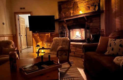 Big Bear Lake House | Château Bouli - 4 Season Escape and Games Room