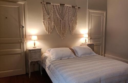 Arfeuilles Bed & Breakfast | Château d'Arfeuilles Chambres et tables d'hôtes