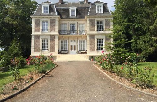 Avesnes-en-Bray House | Château d'Avesnes - Le Castelet