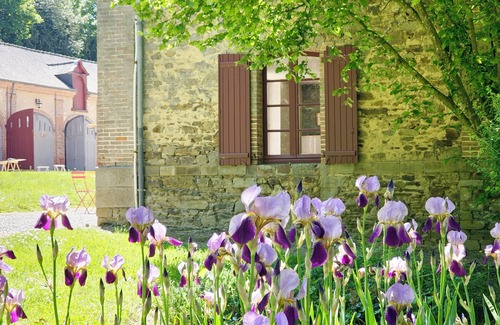 Craon House | Château de CRAON orangery, swimming pool, tennis court, 47-hectare park.