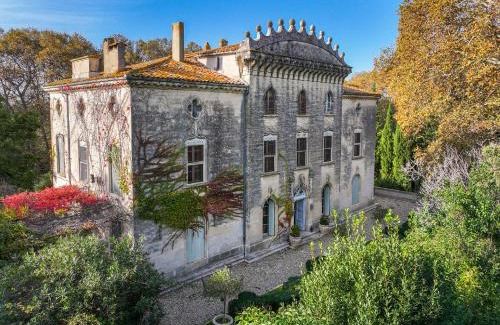 Junas Villa | Château de Cristin du XVIII, authentique et familial - ROSSIconciergerie