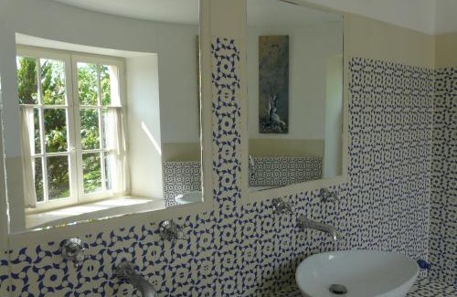 Saint-Martin-Petit House | Château de la Comtesse