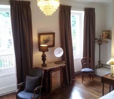 Saint-Cyr-en-Arthies Hotel | Château De La Bûcherie