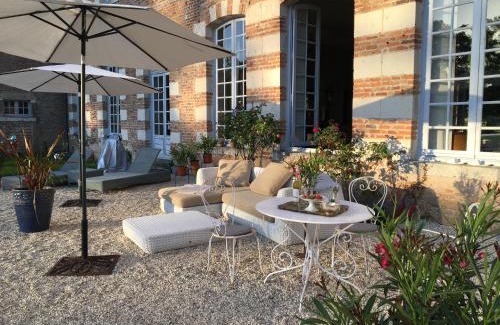 Villeny Bed & Breakfast | Château de la Giraudière