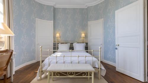 Aizenay Bed & Breakfast | Château de la Marronnière