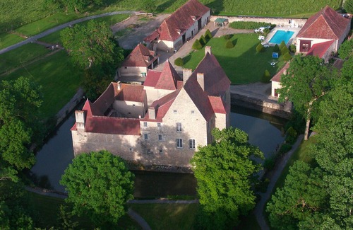 Vicq Cottage | Château de la Mothe - Gîte Hugues de Paynes